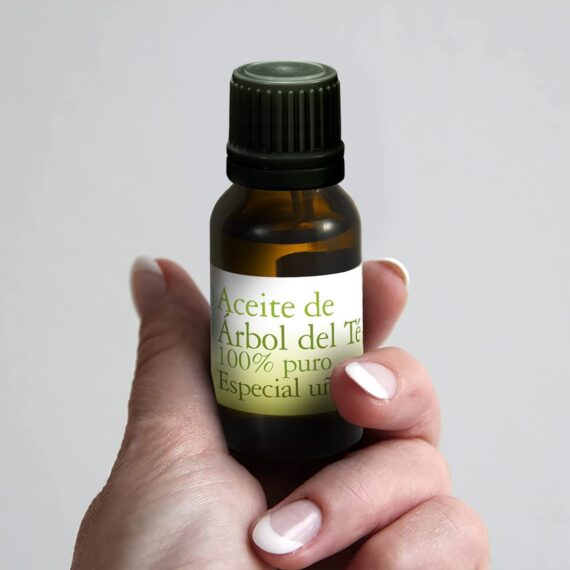 aceite arbol de te_mano